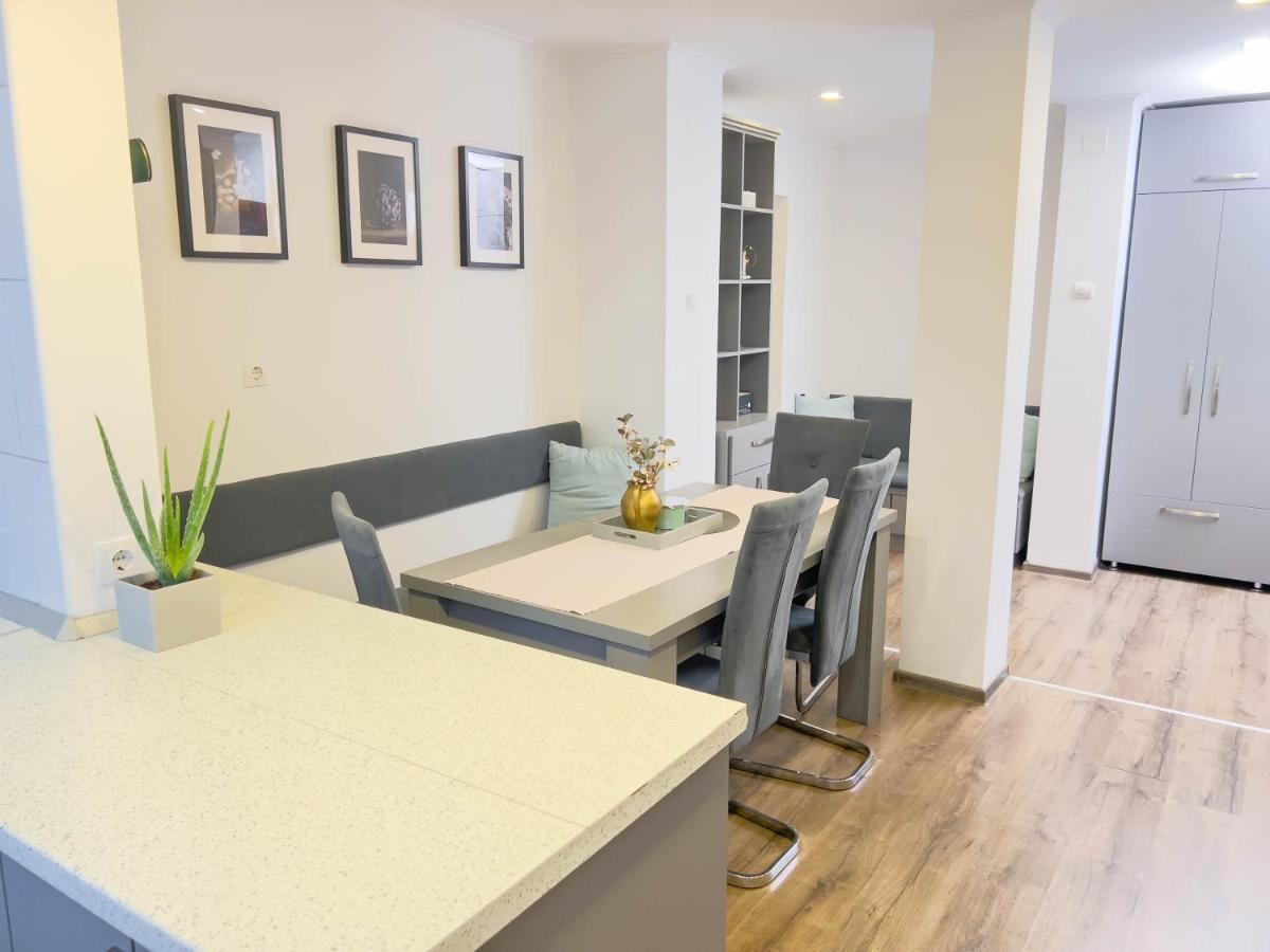 Comfort Corner Apartment *